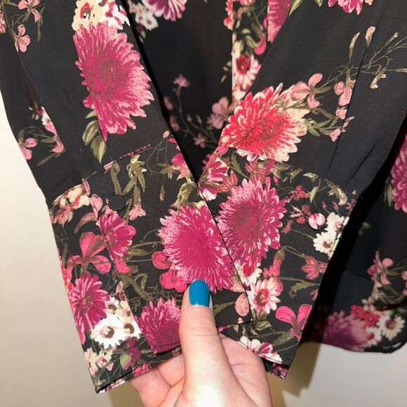 Kut from the Kloth Women’s Black Pink Floral Button Blouse Size Small EUC - Picture 4 of 12